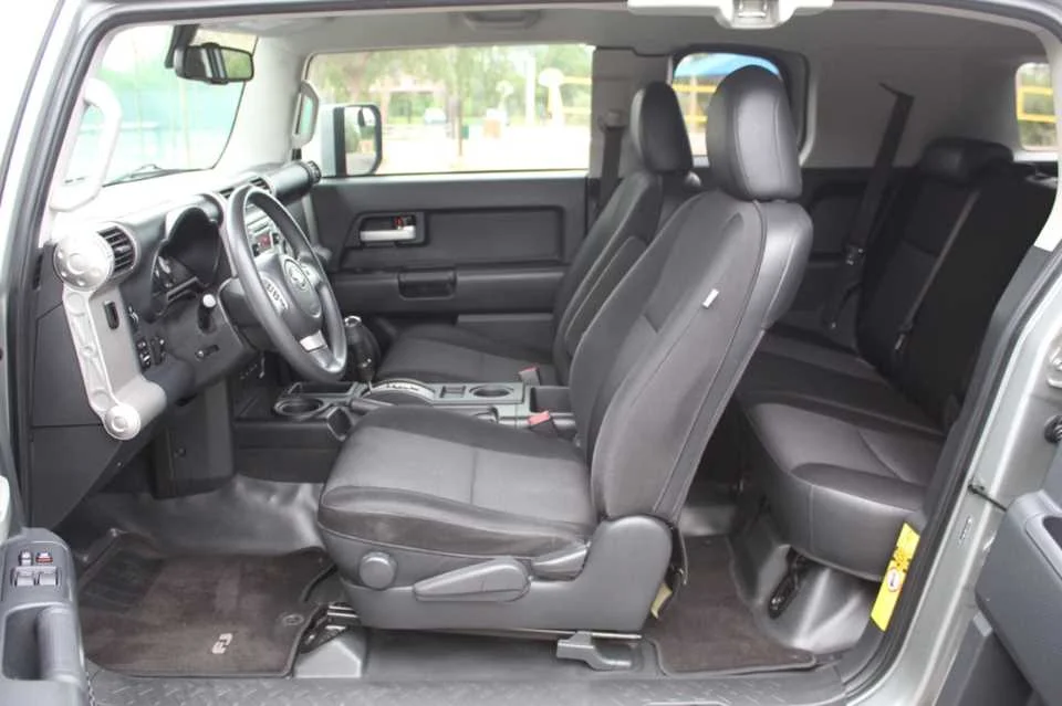 Used 2011 GRAY TOYOTA  image 25
