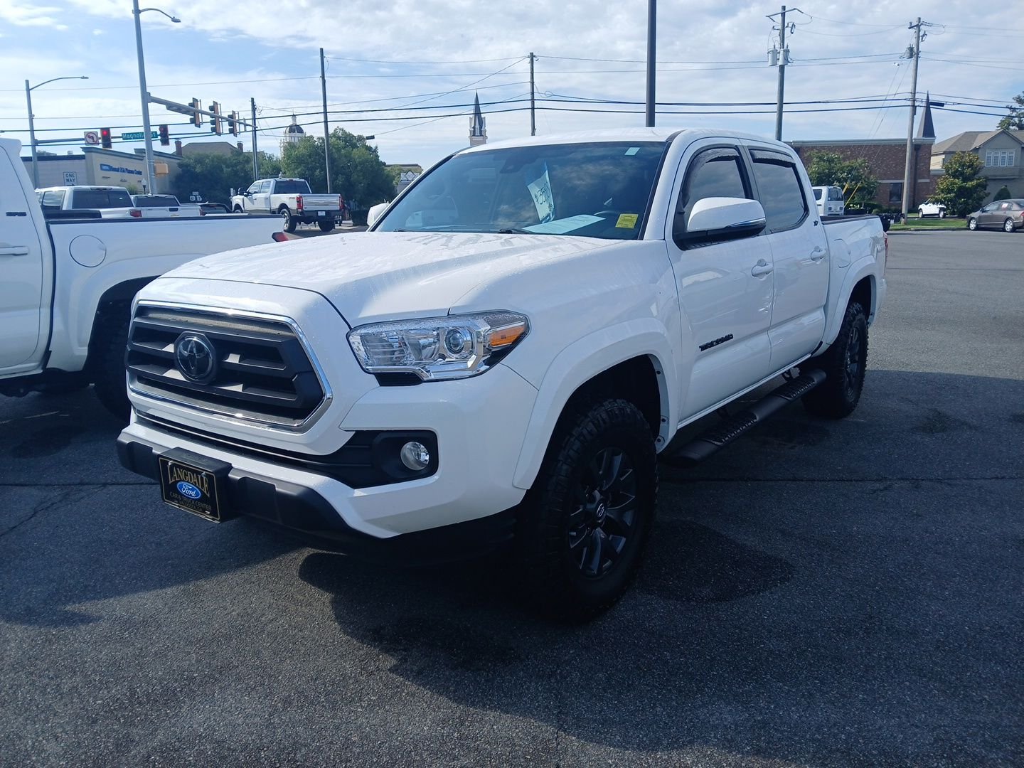 Used 2023 Ice Toyota SR5 image 1