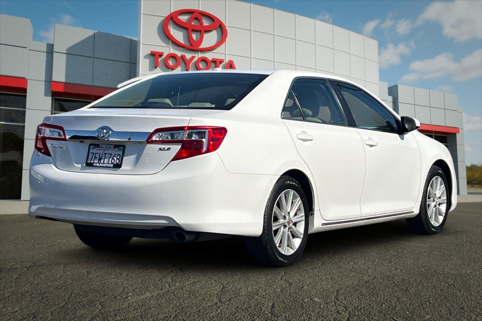 Used 2014 Super White Toyota L image 3