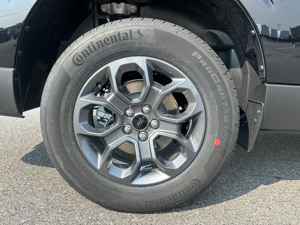 New 2026 Shadow Black Ford XLT image 33