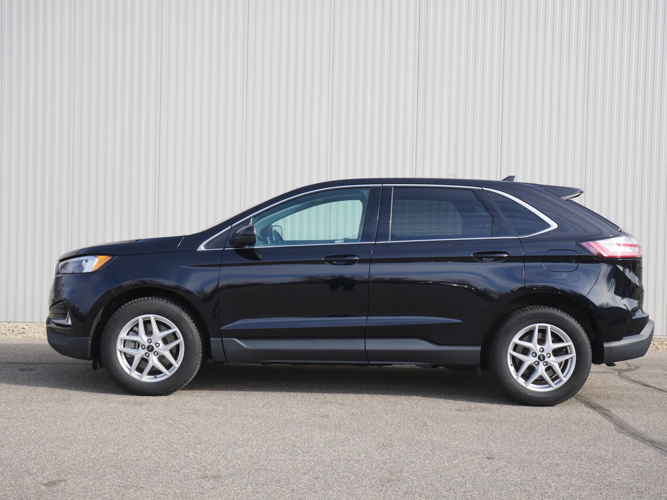 Used 2023 Ford Edge SEL with VIN 2FMPK4J94PBA13450 for sale in Hastings, Minnesota