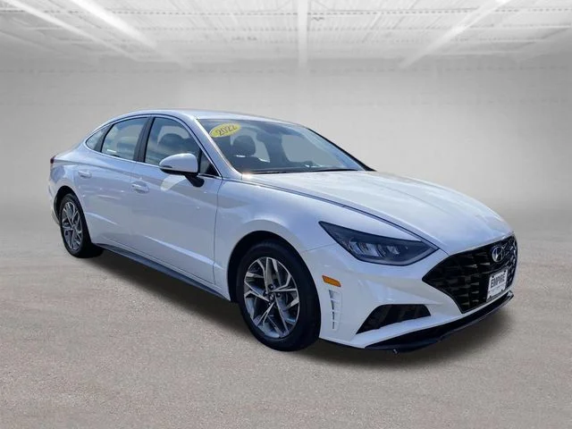 Used 2022 Gray Hyundai SEL image 4