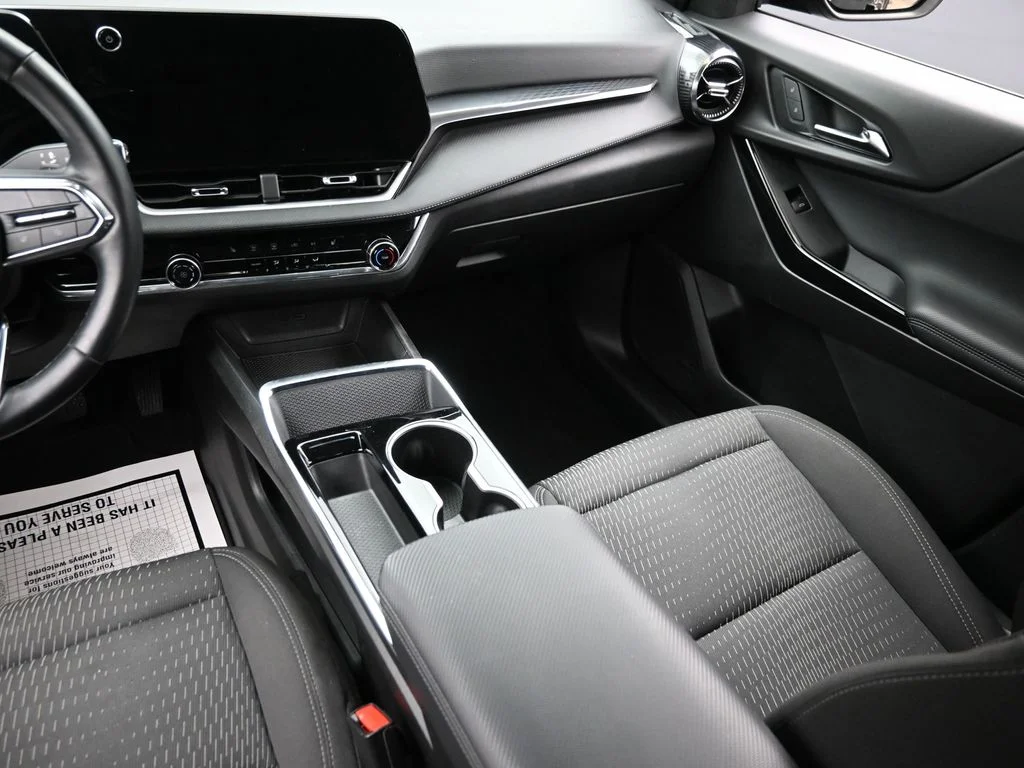 Used 2025 Black Chevrolet LT image 16