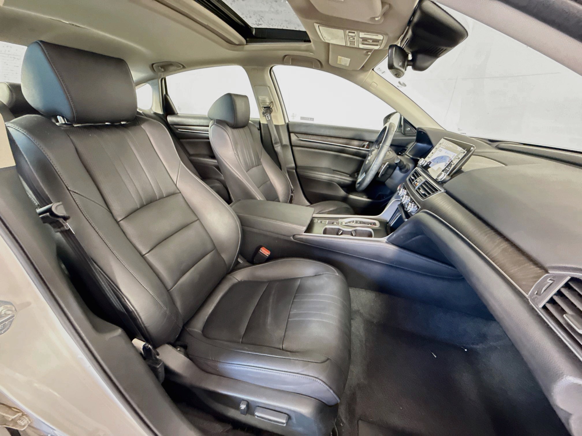 Used 2021 Platinum White Pearl Honda Touring image 29