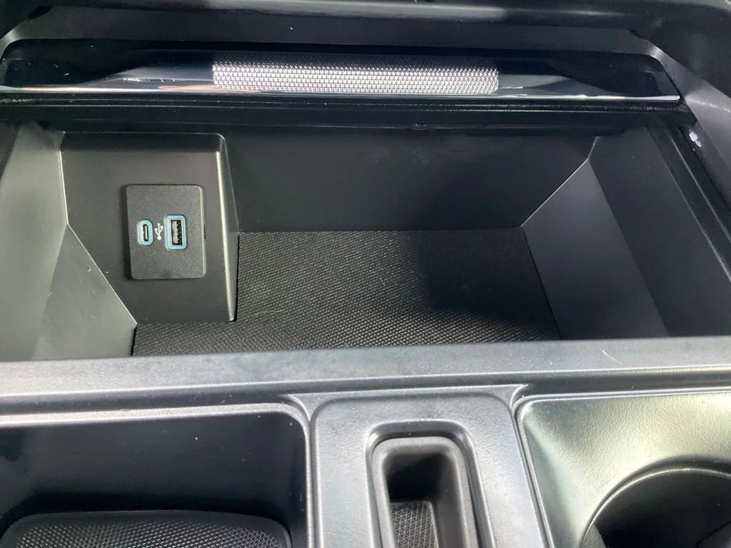 Used 2024 Silver Ford Lariat image 22