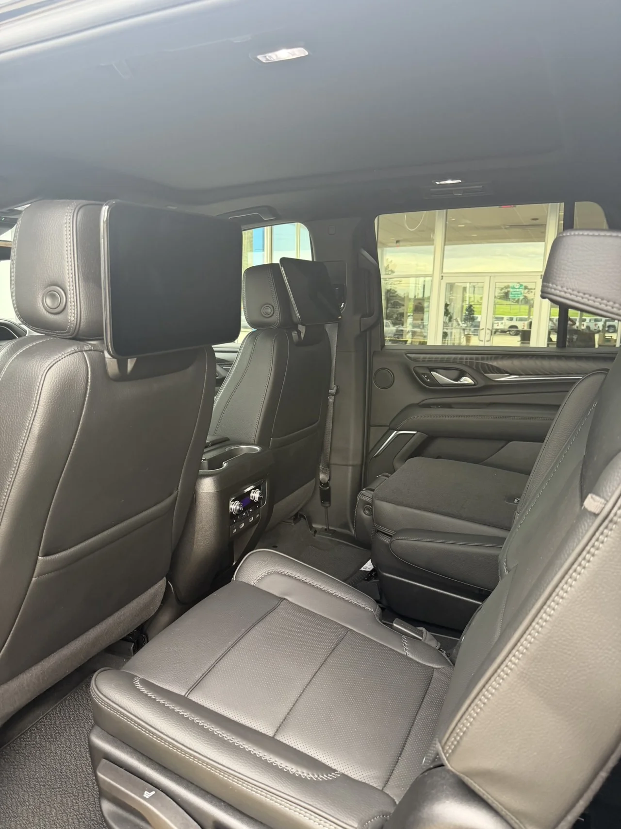 Used 2024 Onyx Black GMC Denali image 9