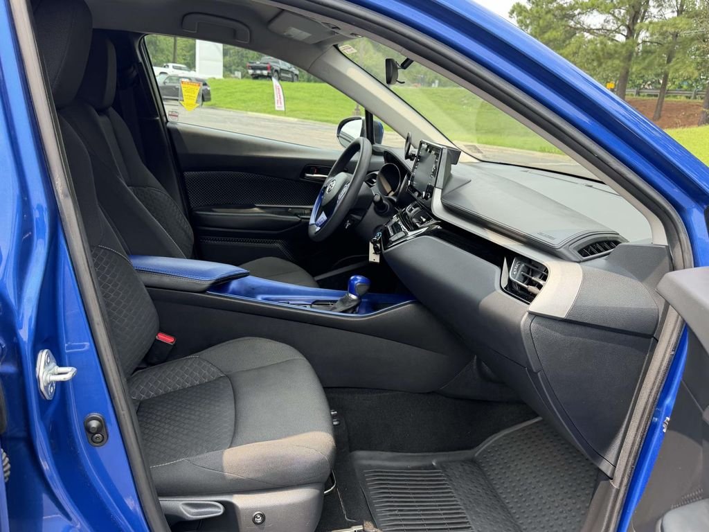 Used 2020 Blue Toyota LE image 11