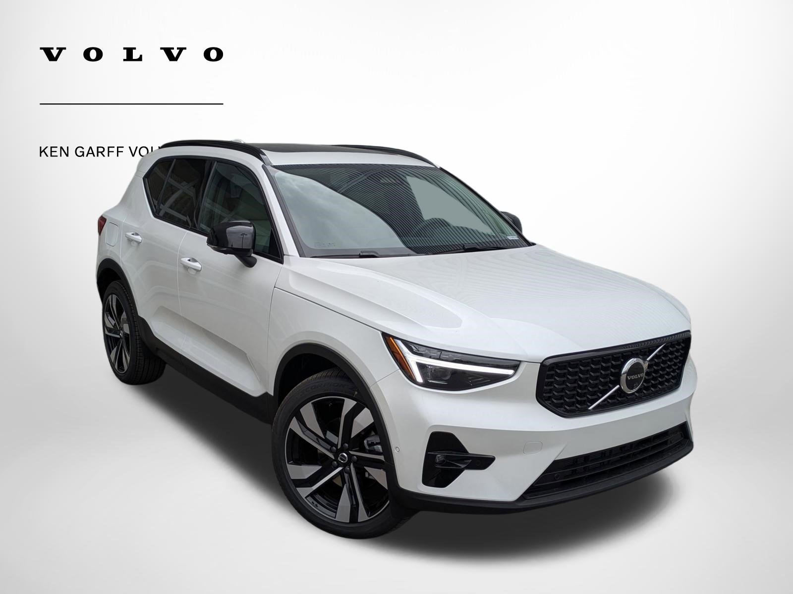 2026 Volvo XC40 B5 Plus Dark AWD's photo