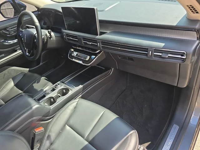 Used 2023 Gray Lincoln Standard image 39