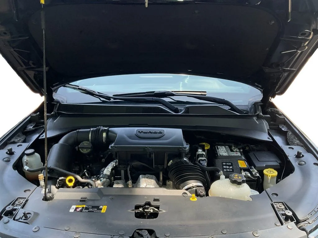 Used 2024 Black Jeep Latitude image 14