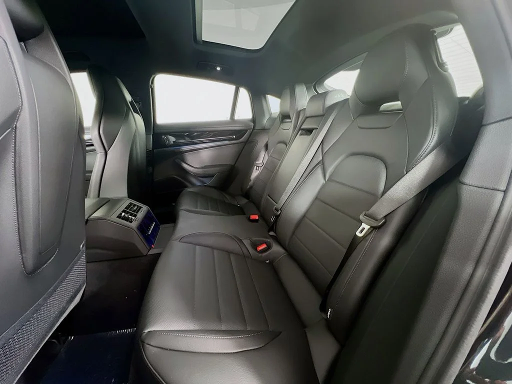 2025 Porsche Panamera 4 E-Hybrid - Photo 24