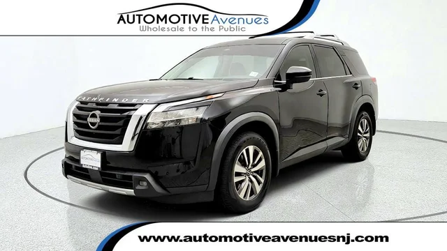2022 Nissan Pathfinder SL 4WD
