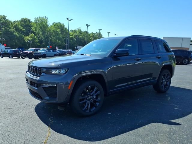 New 2026 Baltic Gray Metallic Clear-Coat Exterior Paint Jeep Limited Reserve image 3