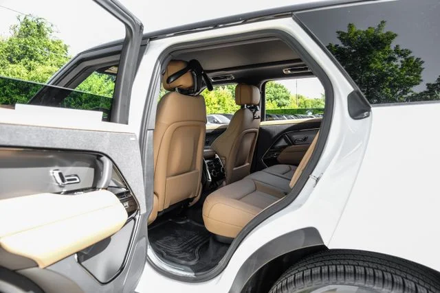 New 2026  Land Rover SE image 44