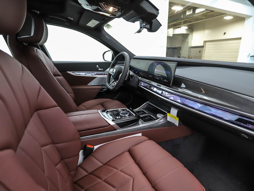 New 2026 Black Sapphire Metallic BMW 740i xDrive image 31