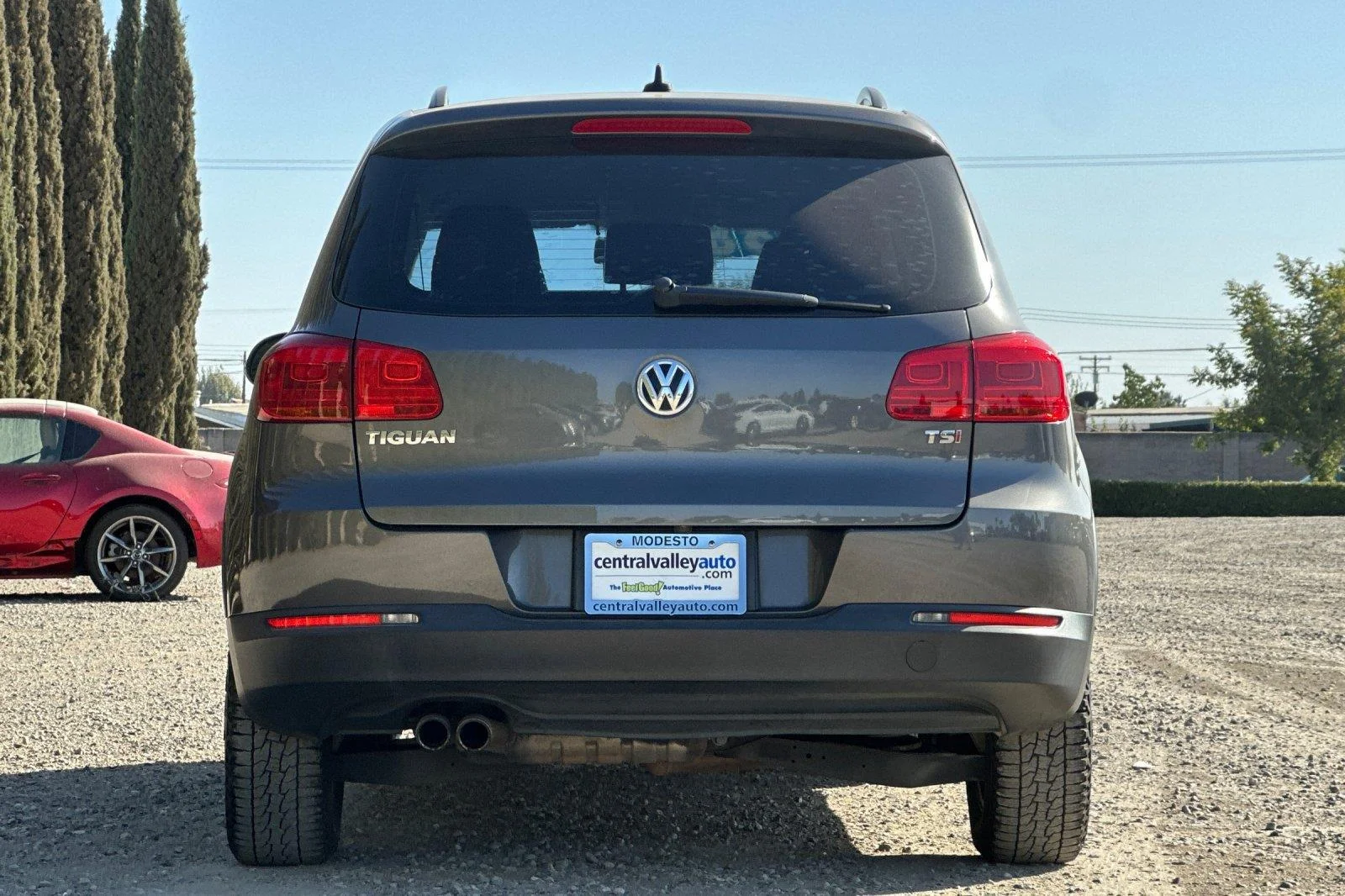Used 2017 Pepper Gray Metallic Volkswagen S image 4