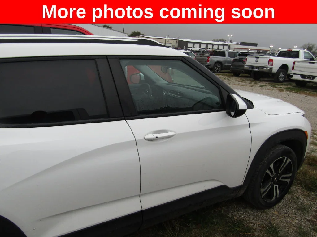 Used 2023 SUMMIT WHITE Chevrolet LT image 6