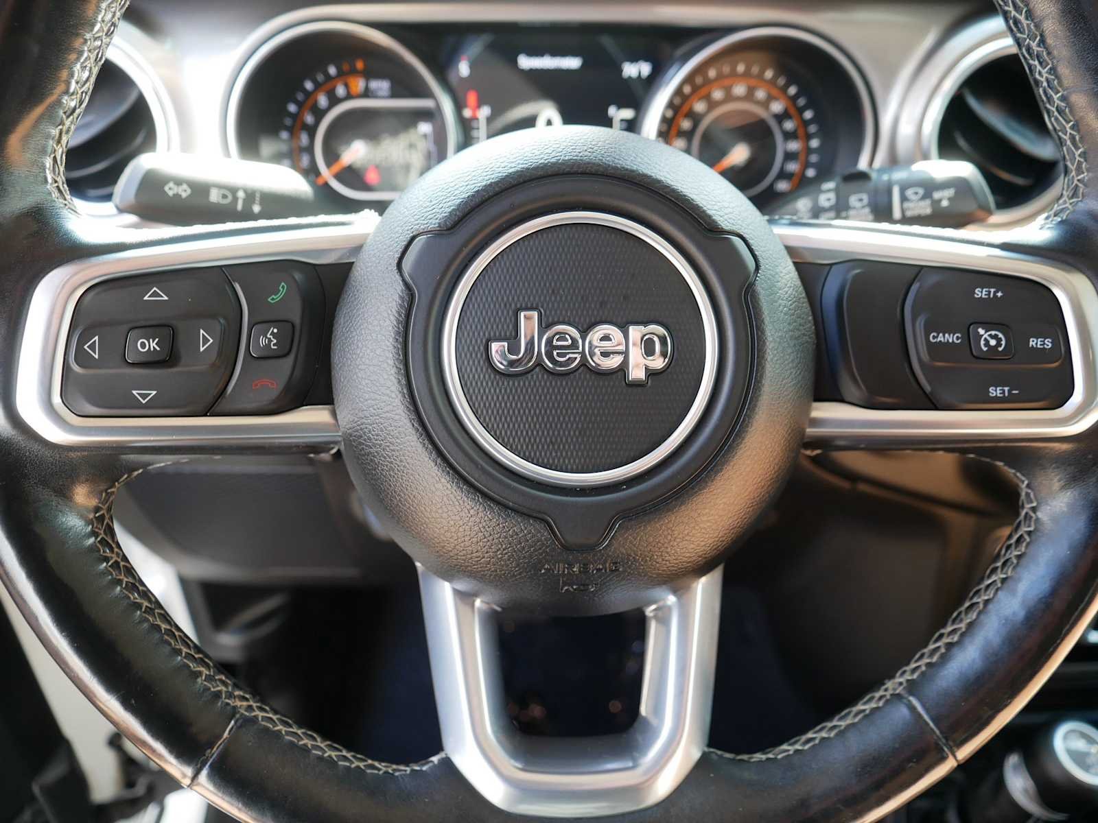 Used 2018 Bright White Jeep Sahara image 25