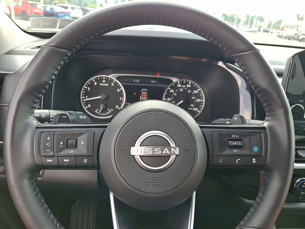 Used 2024 White Nissan SL image 21