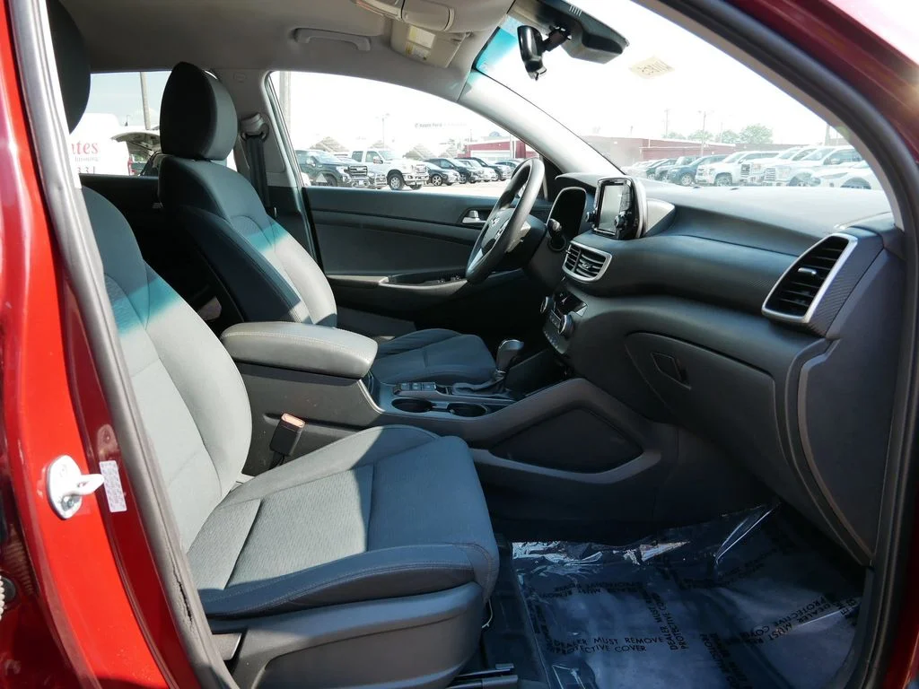 Used 2020 Red Hyundai Value image 8