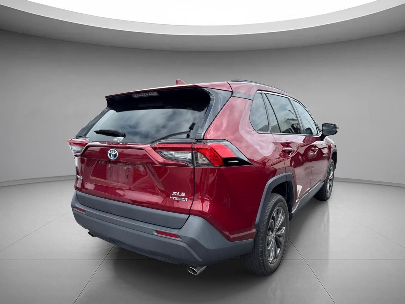Used 2023 Ruby Flare Pearl Toyota XLE Premium image 14