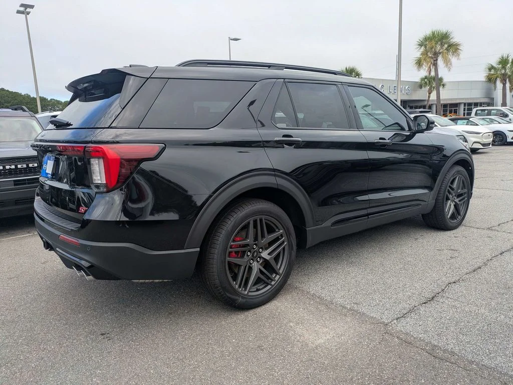 New 2026 Agate Black Metallic Ford ST image 4