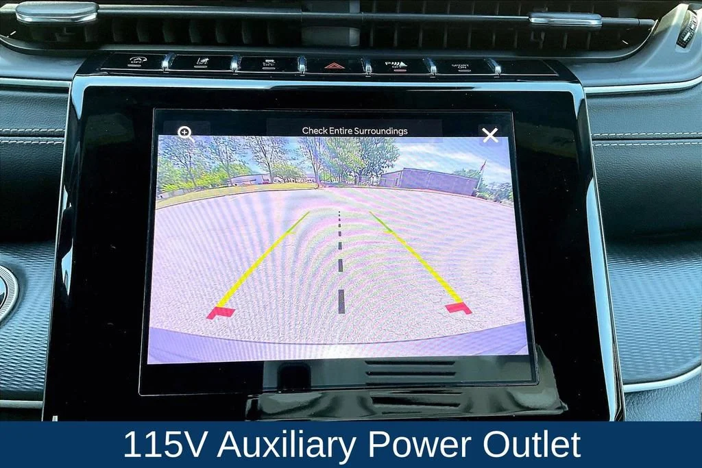 Used 2023 Gray Jeep Altitude 4x4 image 16