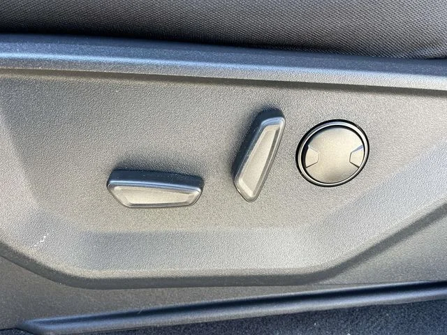 New 2026 Avalanche Ford XLT image 18