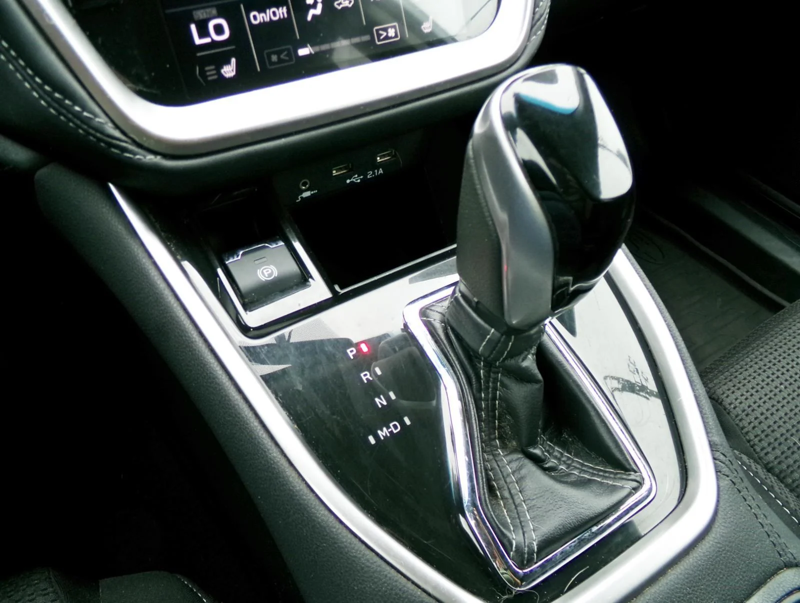 Used 2021 Ice Silver Metallic Subaru Premium image 10