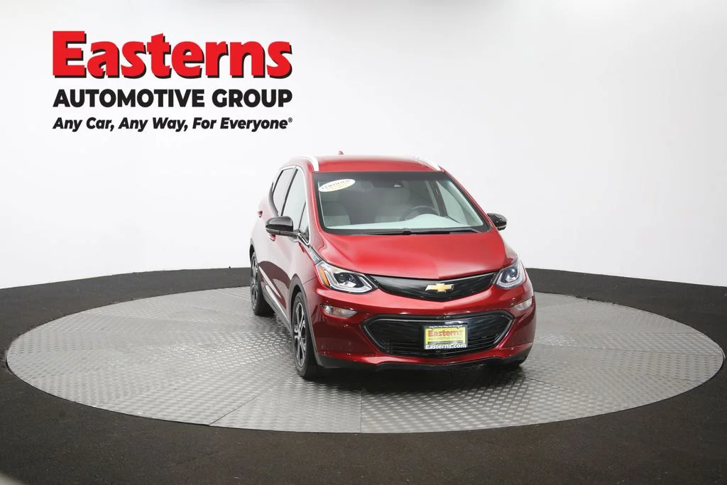Used 2018 Red Chevrolet Premier image 53