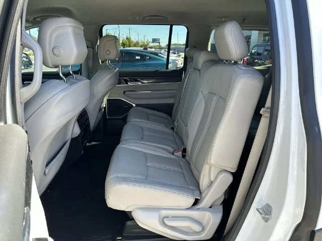Used 2022 White Jeep Series II image 22