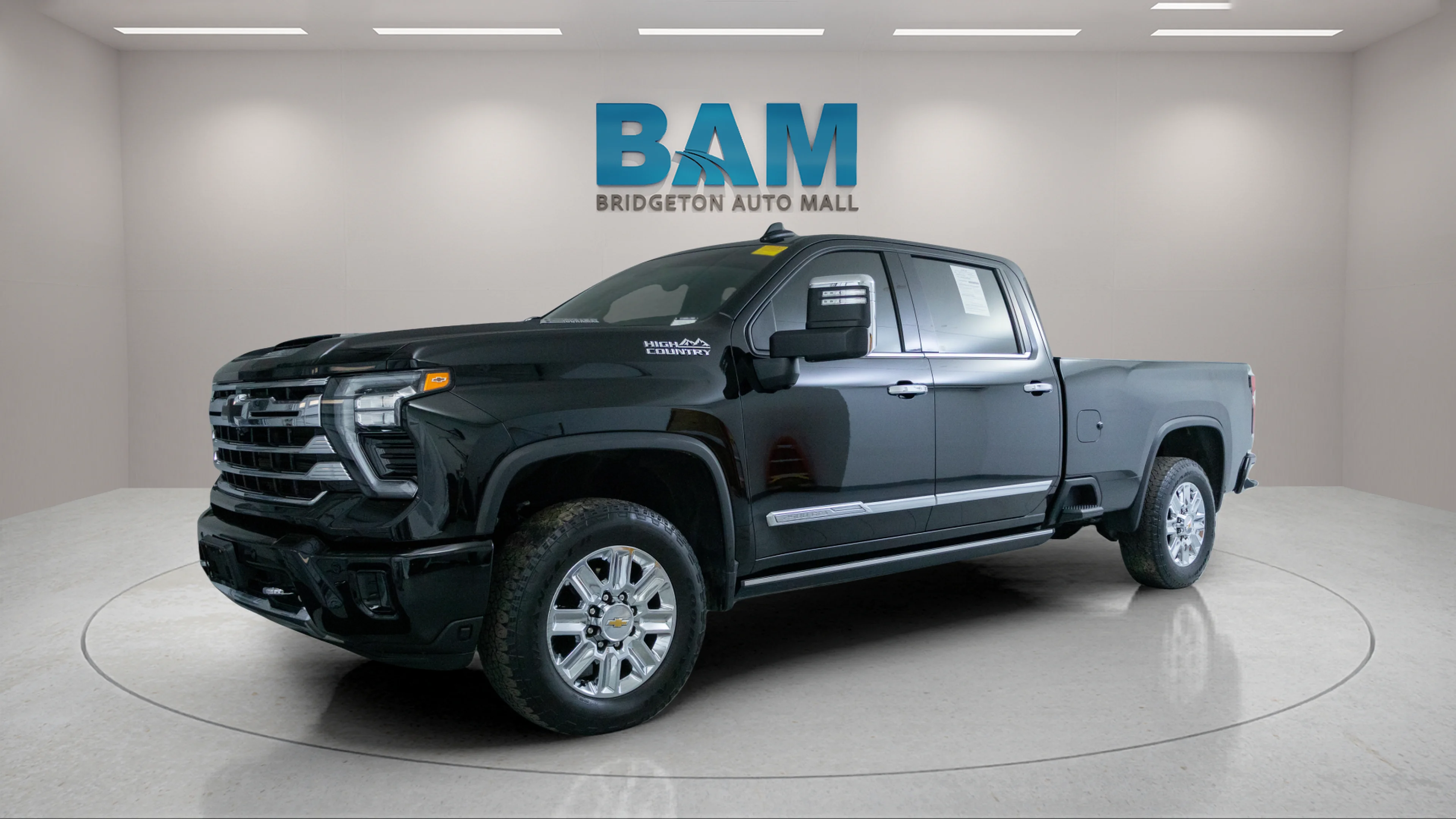 Used 2024 Black Chevrolet High Country image 3