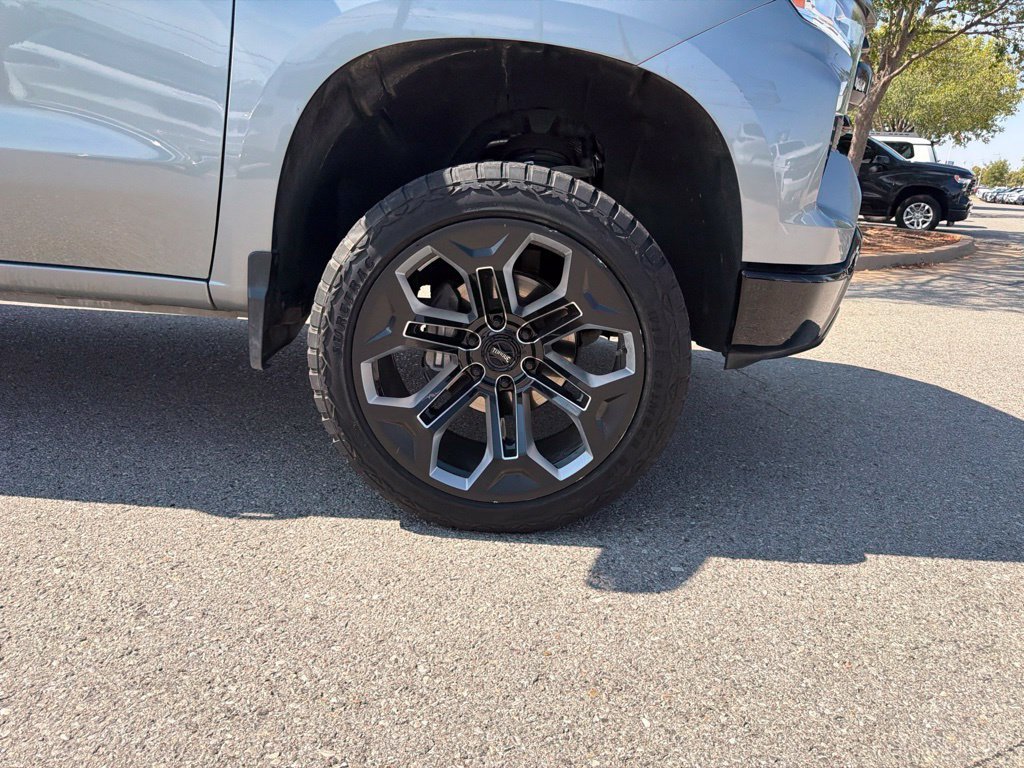 Used 2025 Gray Chevrolet LT Trail Boss image 2
