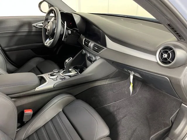 2026 Alfa Romeo Giulia Base - Photo 46