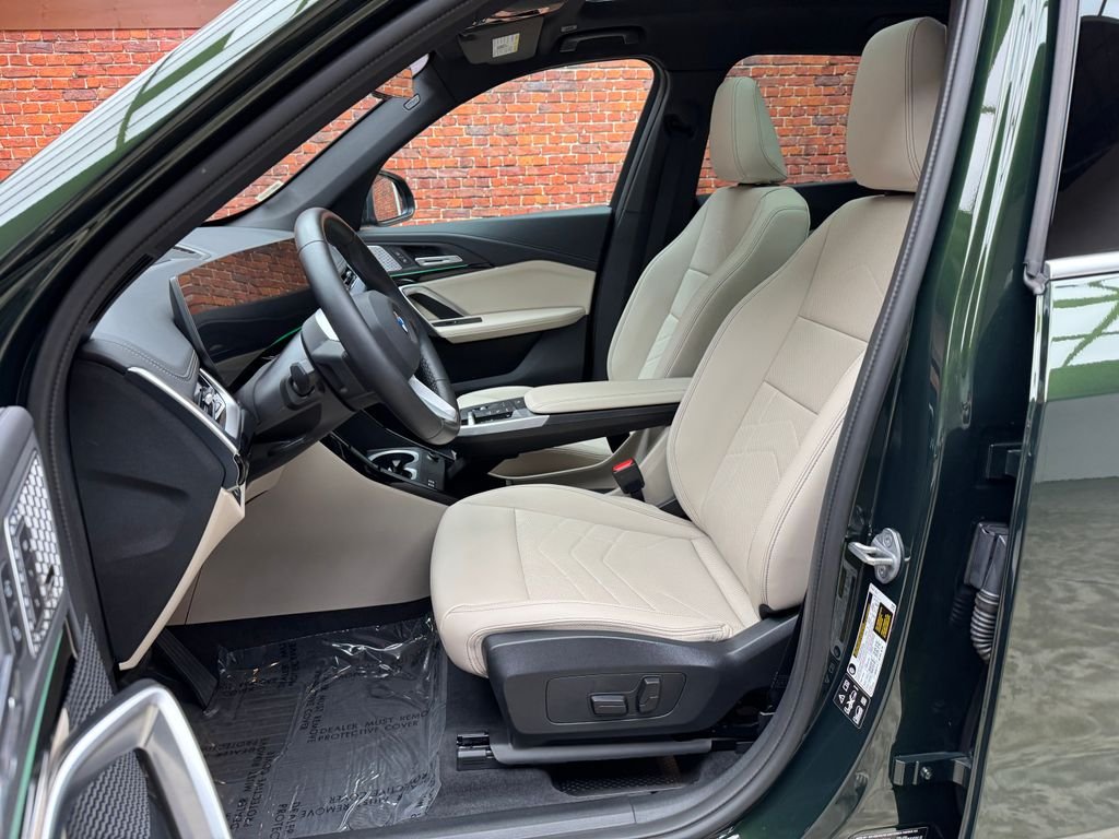 2025 BMW X1 28i - Photo 23