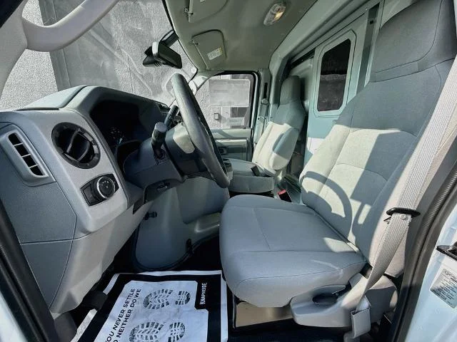 New 2027 Oxford White Ford E-350 SRW image 46