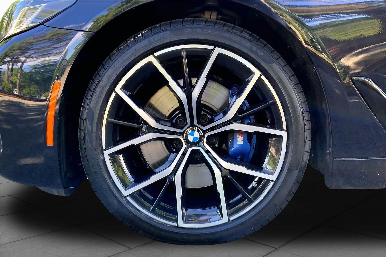 Used 2023 Carbon Black Metallic BMW 530i xDrive image 10