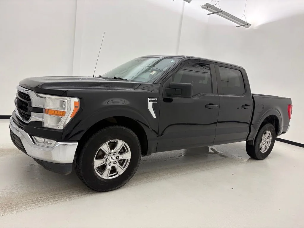 Used 2021 Black Ford XLT image 1