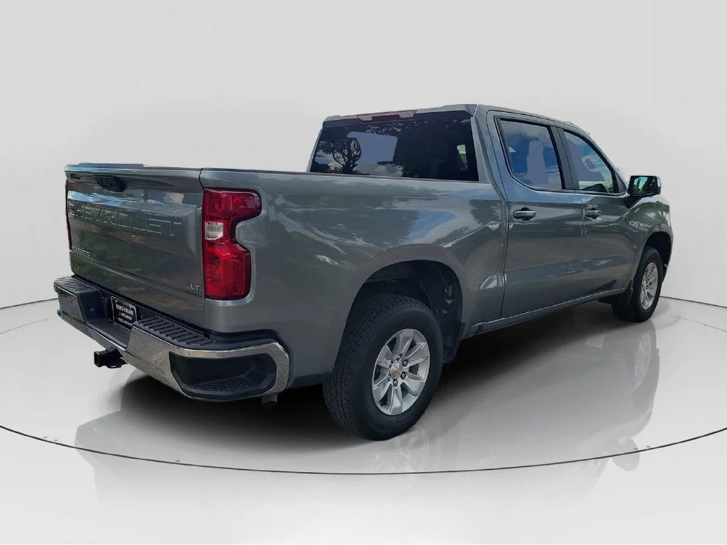 Used 2025 Gray Chevrolet LT image 7