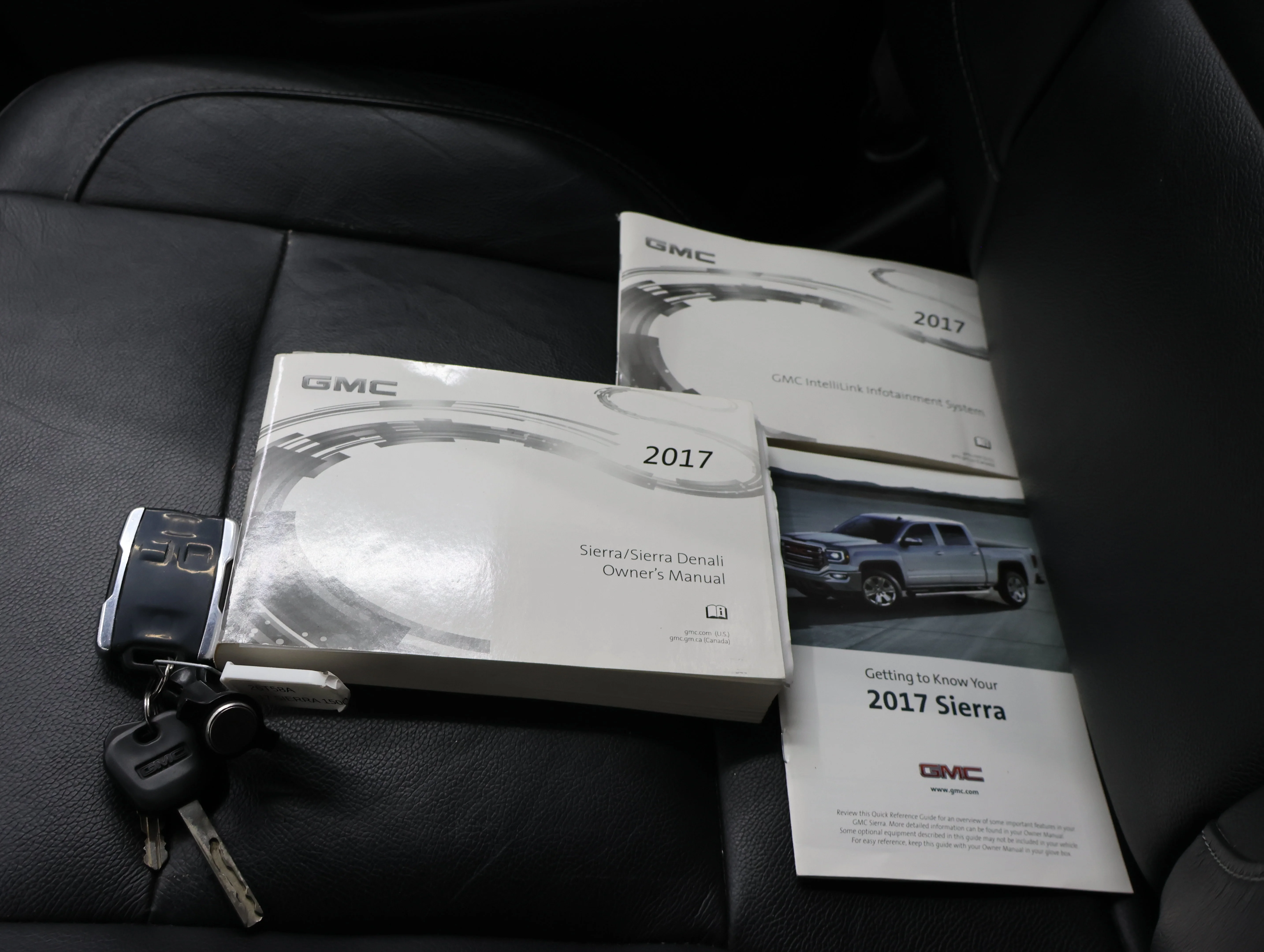 Used 2017 Onyx Black GMC SLT image 53