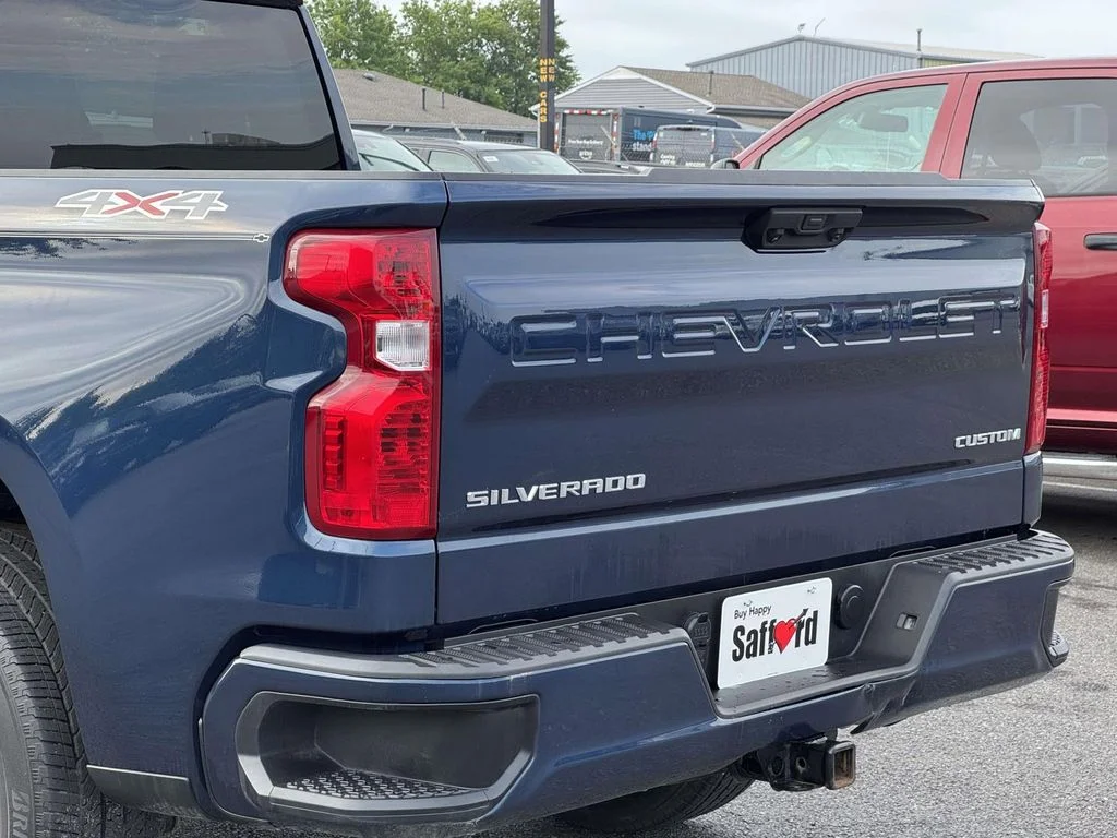 Used 2023 Blue Chevrolet Custom image 10