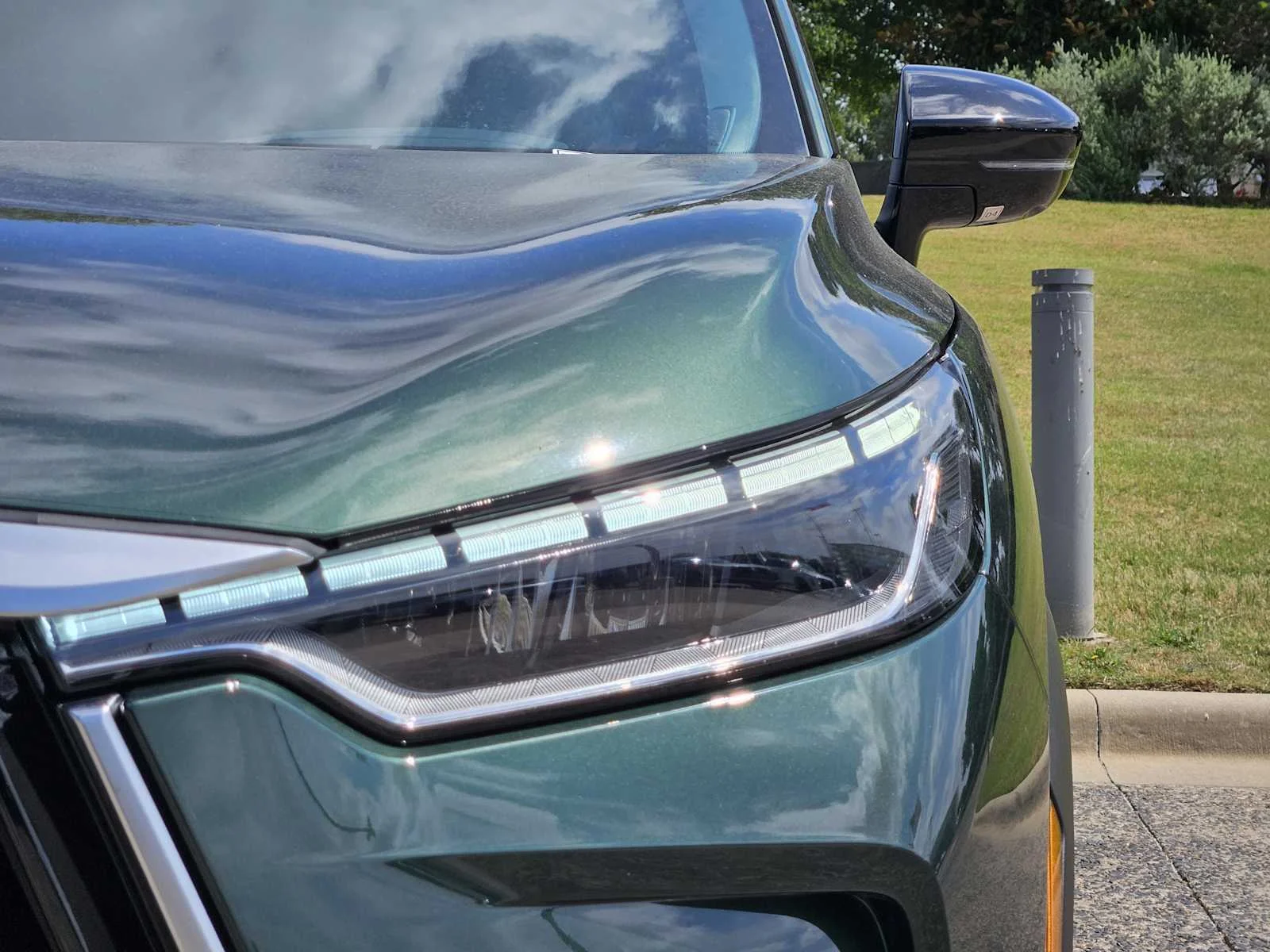 New 2027 DEEP EMERALD INFINITI LUXE image 6