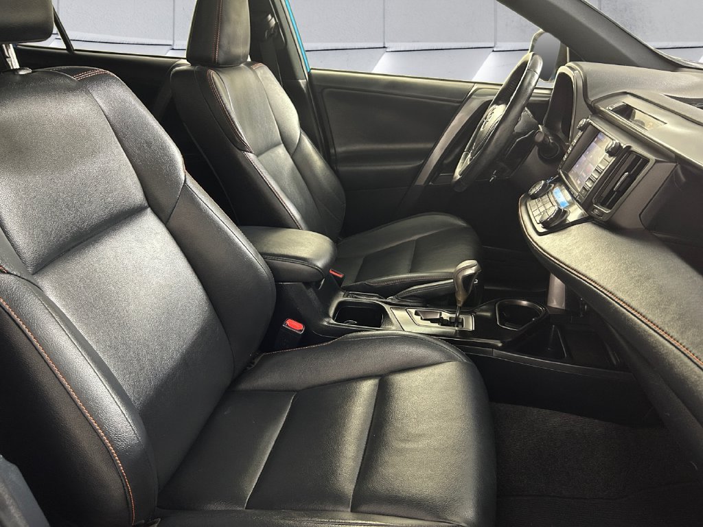 Used 2016 Blue Toyota SE image 13