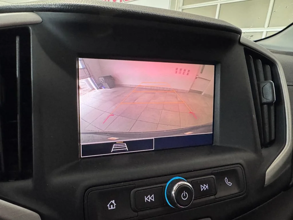 Used 2022 EBONY TWILIGHT METALLIC GMC SLE image 19