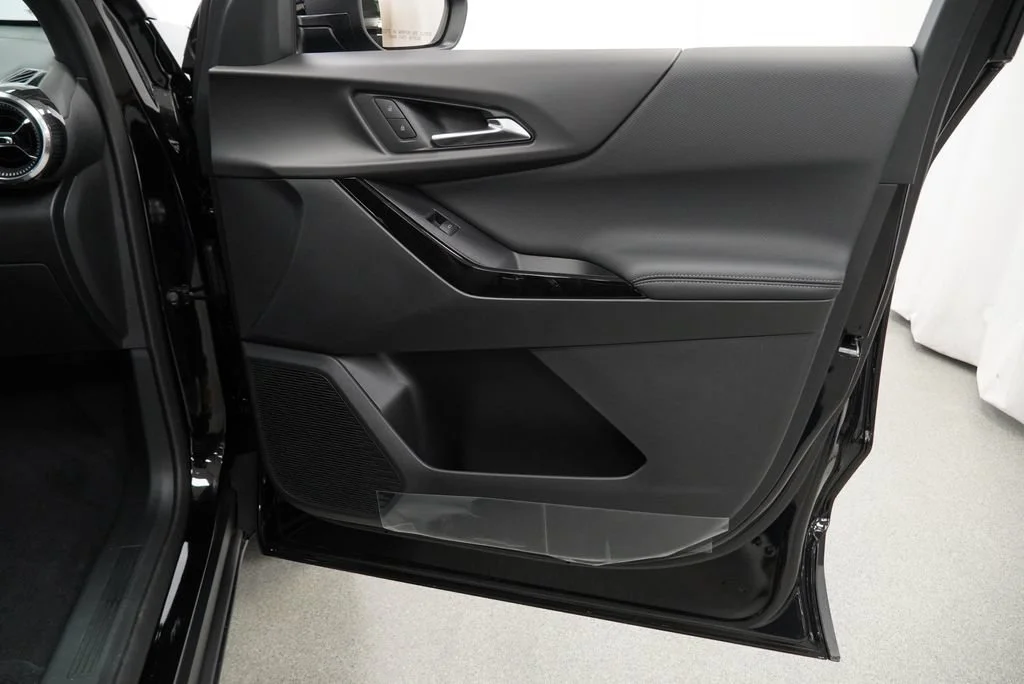 New 2027 Mosaic Black Metallic Chevrolet LT image 27