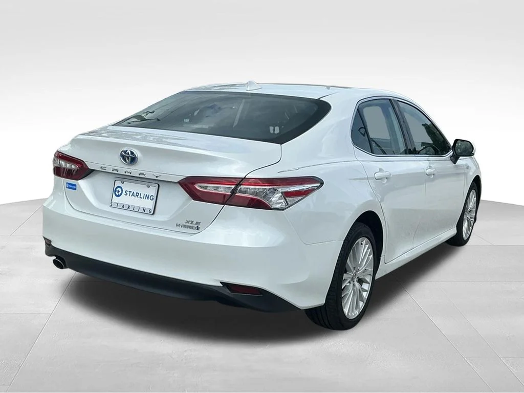 Used 2020 Beige Toyota XLE image 12