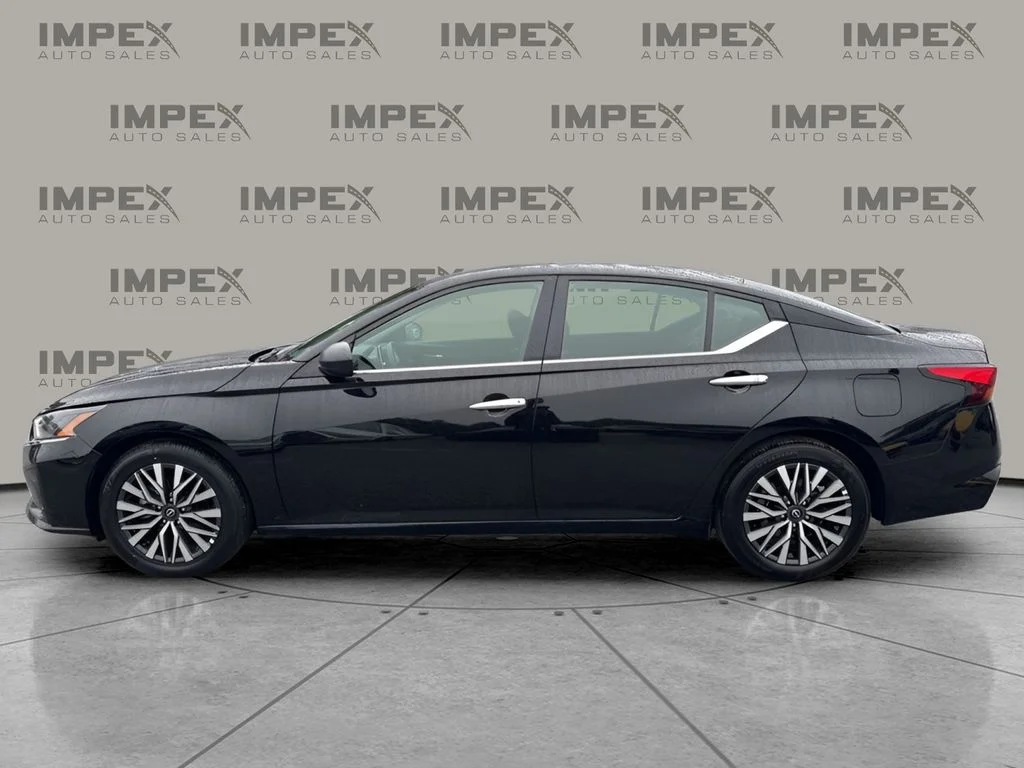 Used 2025 Black Nissan 2.5 SV image 2