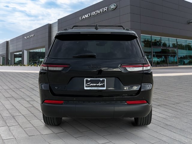 Used 2024 Black Jeep Altitude X image 4
