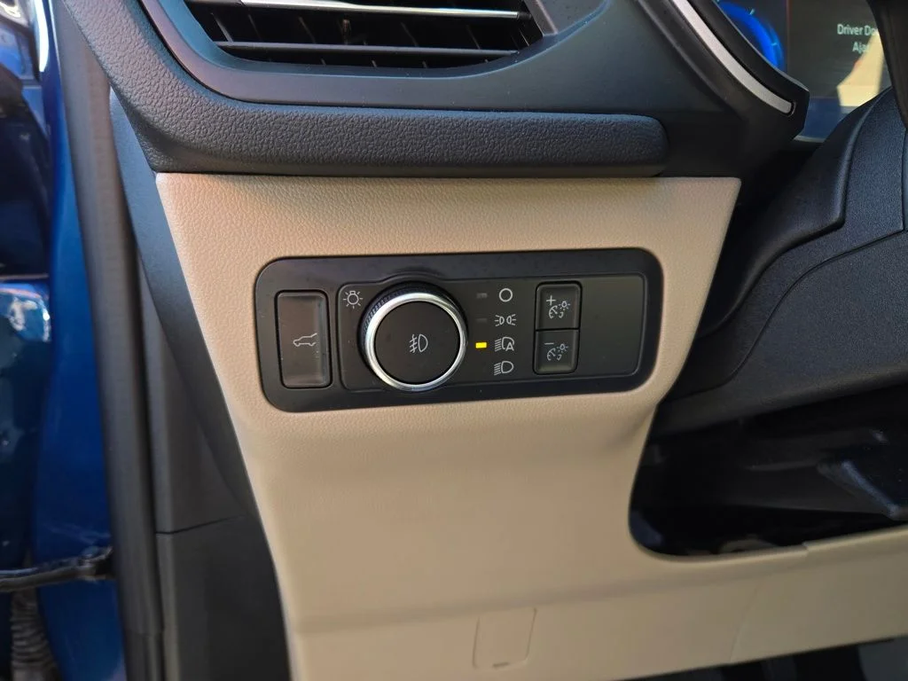 Used 2022 Blue Ford SEL image 15