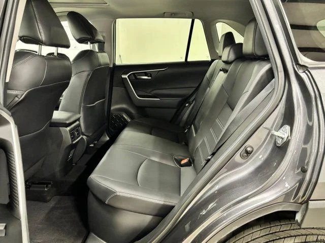 Used 2021 MAGNETIC GRAY MET. Toyota  image 19